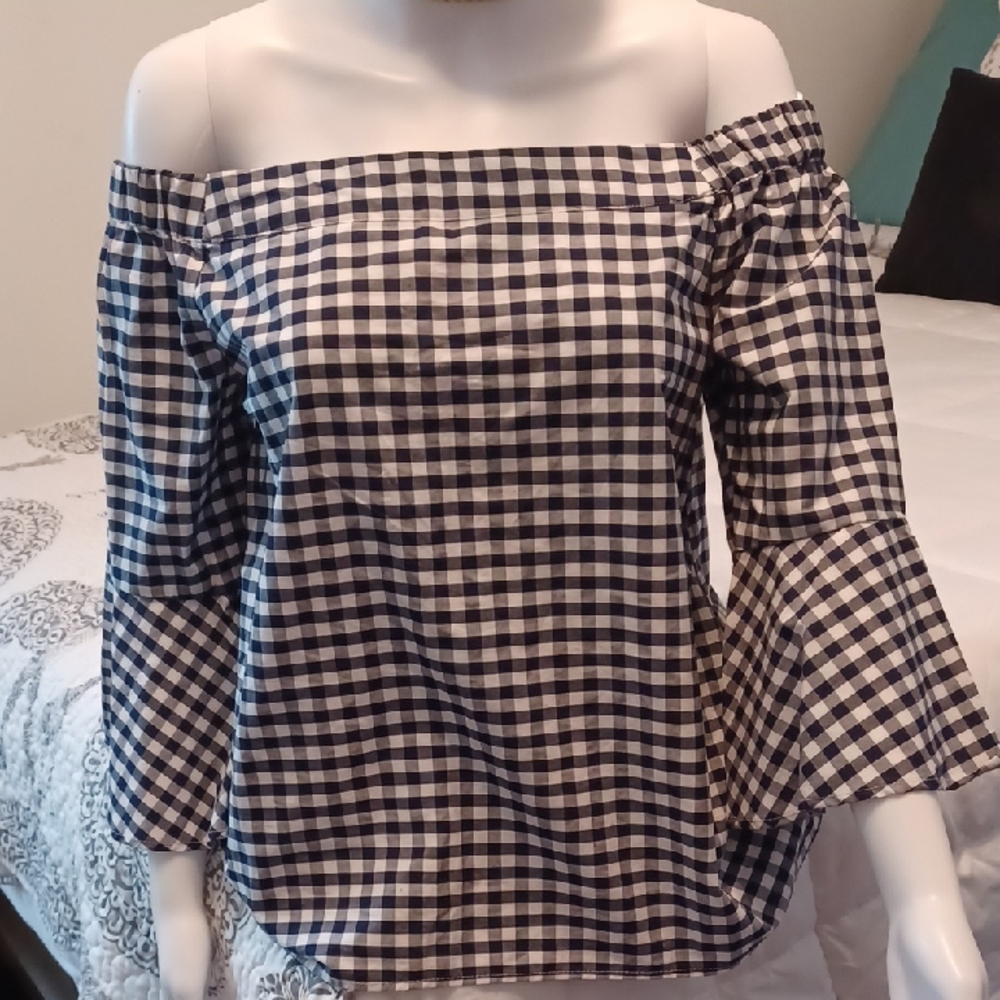 Nwt)(Women's Blk/Wht Off-Shoulder Gingham Top Flare Sleeves -Sz Sml